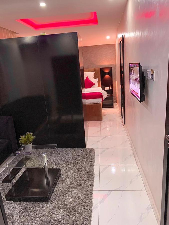 No 95 Suites VI Lagos Dış mekan fotoğraf